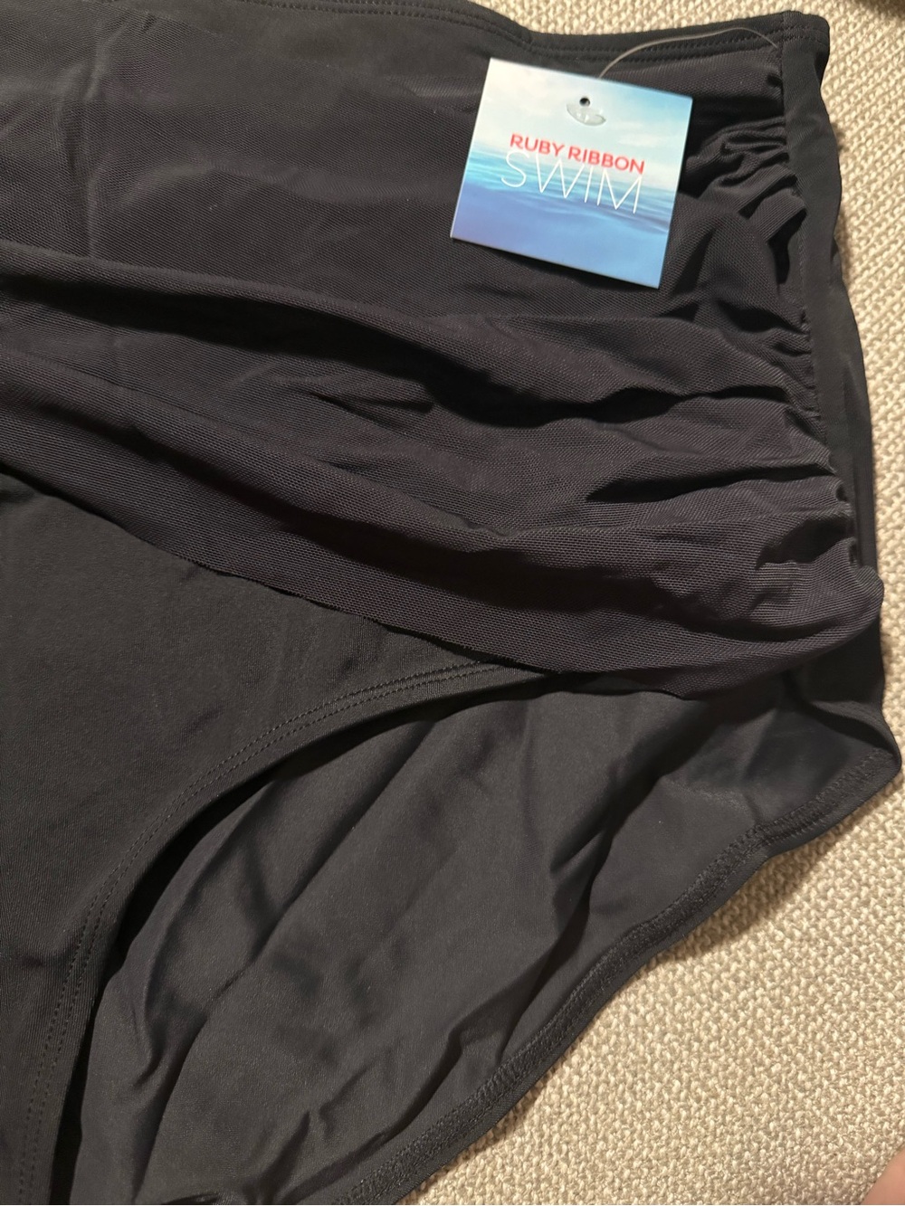 Ruby Ribbon Ruched swim bottom new xxl - Picture 3 of 6